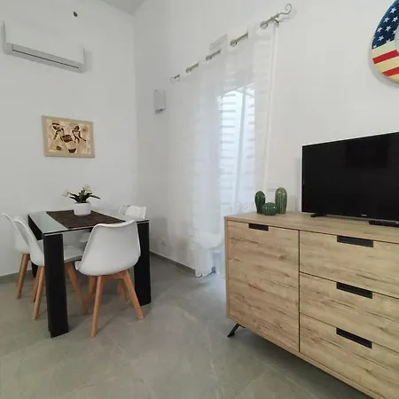La Yucca Apartment